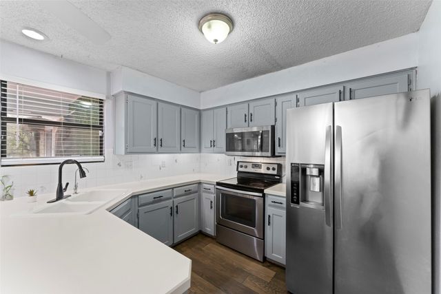 2705 Dover Gardens Drive, Arlington, TX 76017