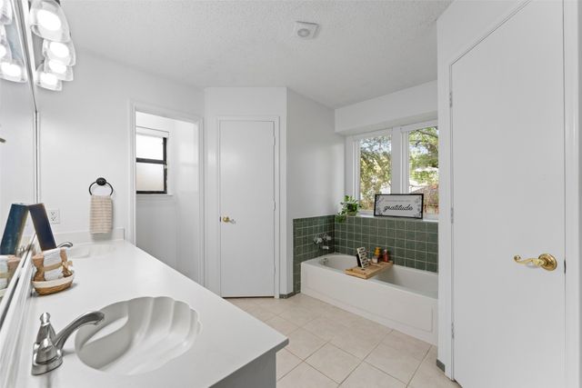 2705 Dover Gardens Drive, Arlington, TX 76017