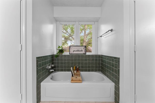 2705 Dover Gardens Drive, Arlington, TX 76017