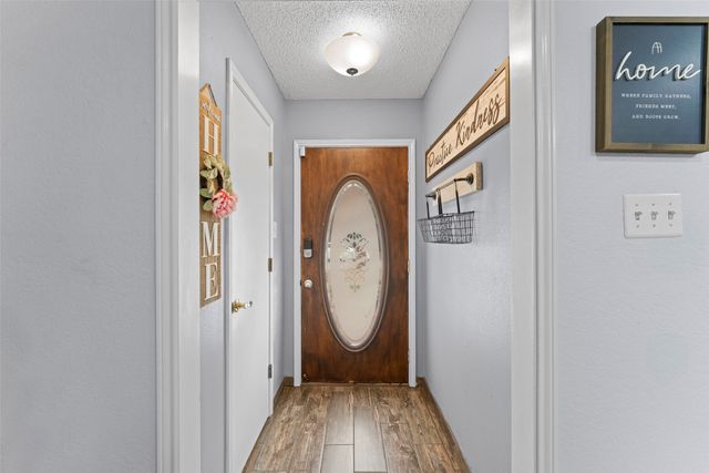 2705 Dover Gardens Drive, Arlington, TX 76017