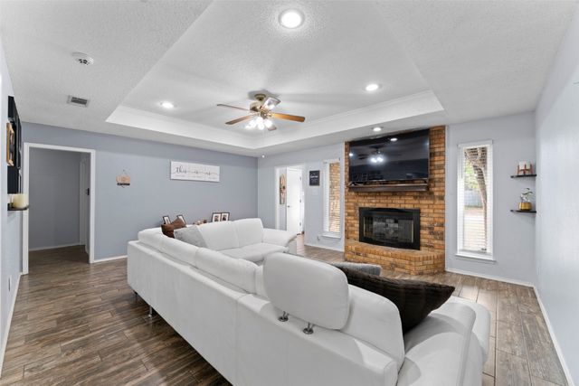 2705 Dover Gardens Drive, Arlington, TX 76017