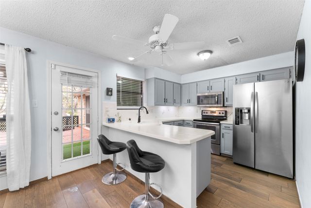 2705 Dover Gardens Drive, Arlington, TX 76017