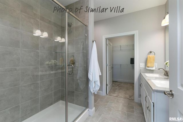 5 FRANK Court, Le Claire, IA 52753