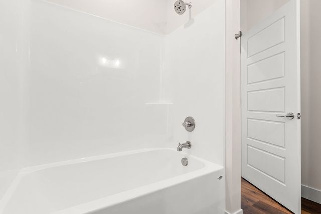 5 FRANK Court, Leclaire, IA 52753