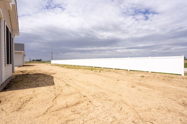 5 FRANK Court, Leclaire, IA 52753