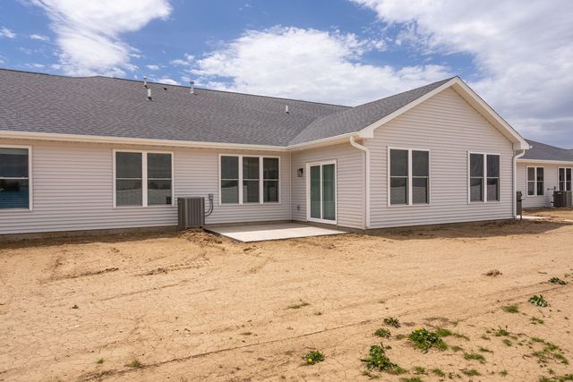 5 FRANK Court, Leclaire, IA 52753