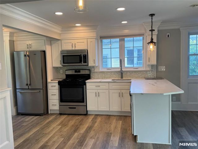 159 County Road, Tenafly, NJ 07670