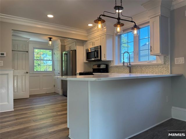 159 County Road, Tenafly, NJ 07670