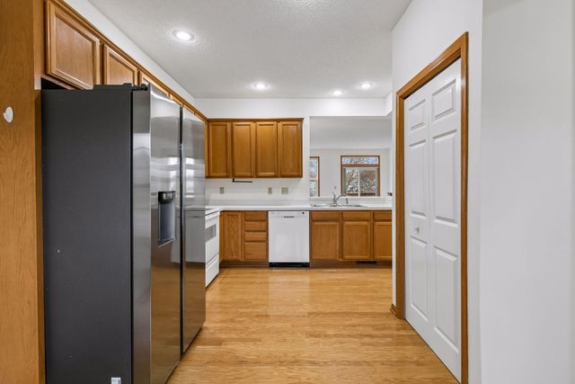 15156 Dundee Avenue, Apple Valley, MN 55124