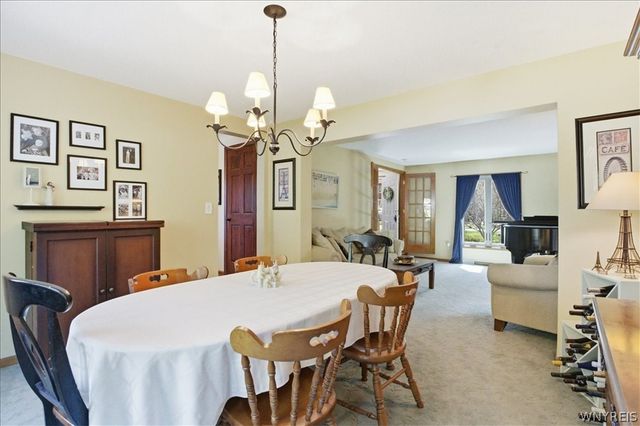 73 Greencastle Lane, Amherst, NY 14221