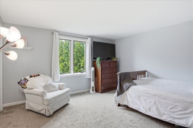 73 Greencastle Lane, Amherst, NY 14221