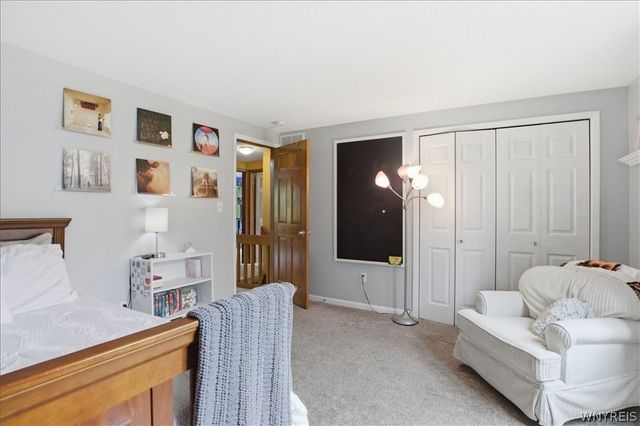 73 Greencastle Lane, Amherst, NY 14221