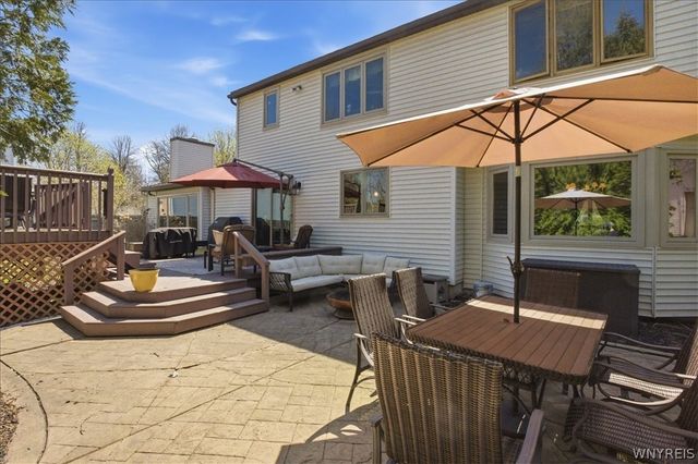 73 Greencastle Lane, Amherst, NY 14221