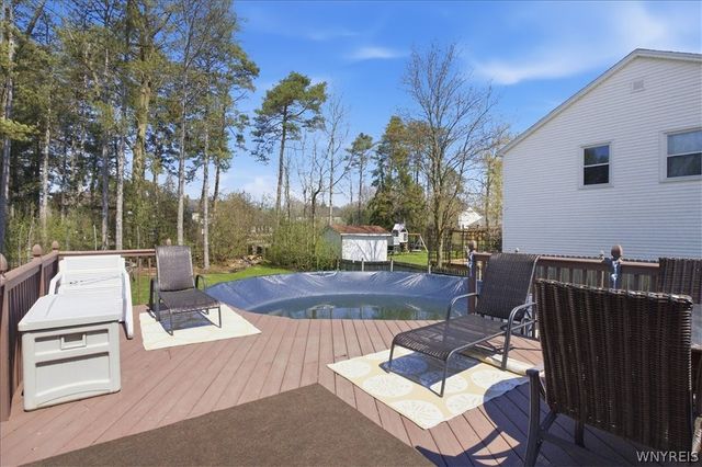 73 Greencastle Lane, Amherst, NY 14221