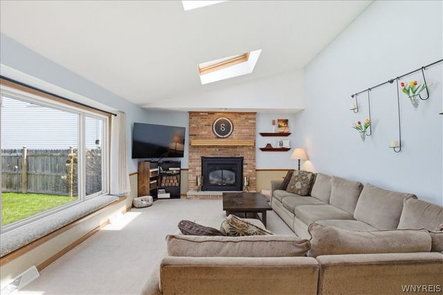 73 Greencastle Lane, Amherst, NY 14221