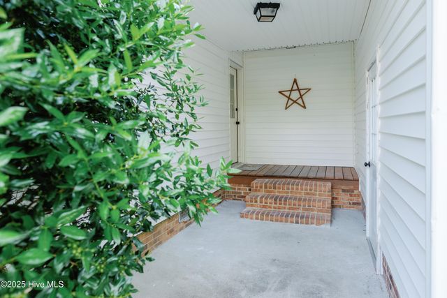 202 Holyoke Drive, Washington, NC 27889