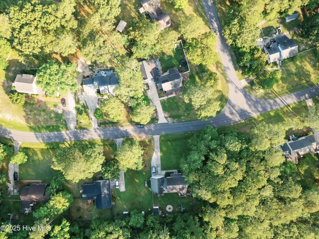 202 Holyoke Drive, Washington, NC 27889