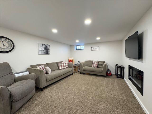 724 W Buchanan Street, Winterset, IA 50273