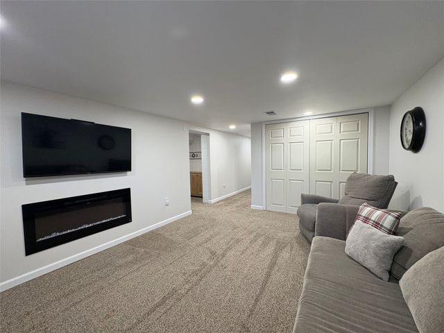 724 W Buchanan Street, Winterset, IA 50273