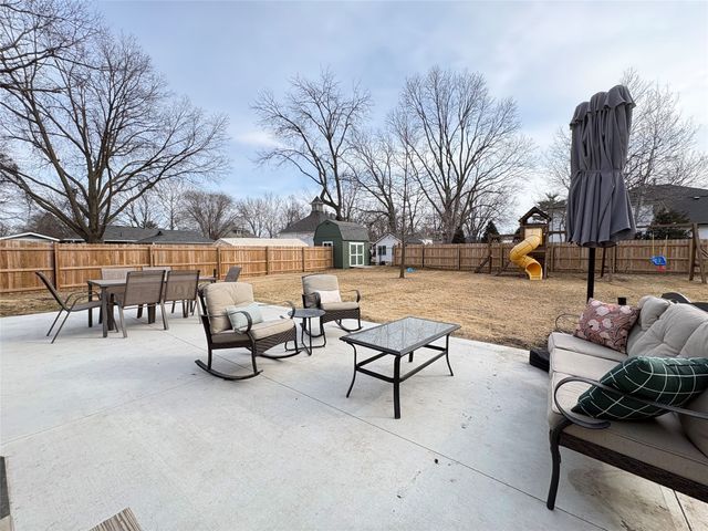 724 W Buchanan Street, Winterset, IA 50273