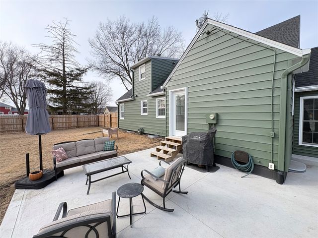 724 W Buchanan Street, Winterset, IA 50273