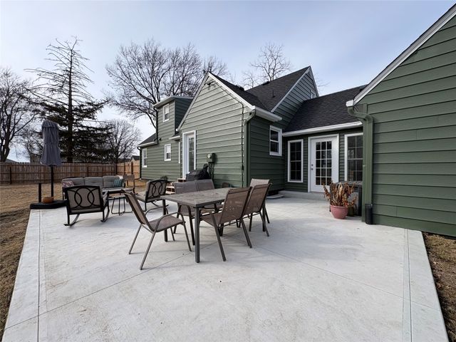 724 W Buchanan Street, Winterset, IA 50273