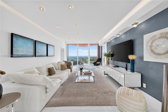 300 S Pointe Dr 2104, Miami Beach, FL 33139