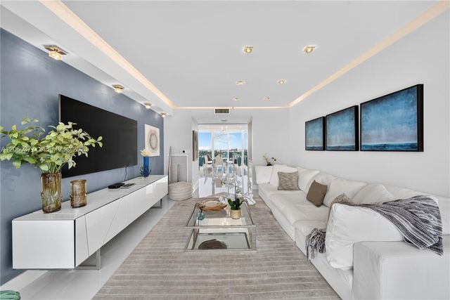300 S Pointe Dr 2104, Miami Beach, FL 33139