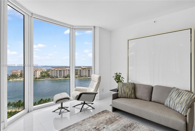 300 S Pointe Dr 2104, Miami Beach, FL 33139
