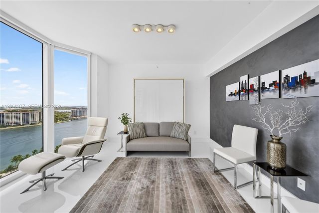 300 S Pointe Dr 2104, Miami Beach, FL 33139