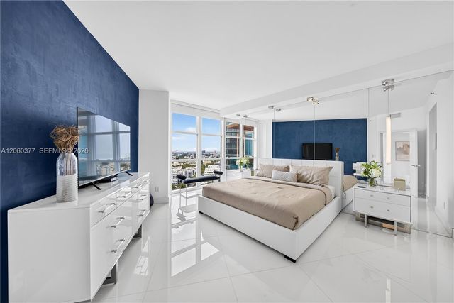300 S Pointe Dr 2104, Miami Beach, FL 33139