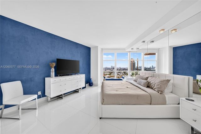 300 S Pointe Dr 2104, Miami Beach, FL 33139