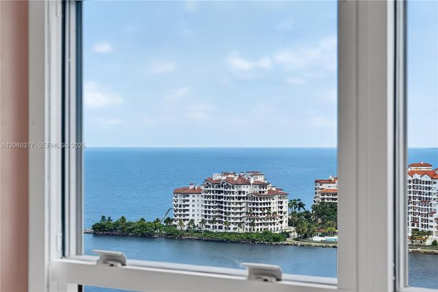 300 S Pointe Dr 2104, Miami Beach, FL 33139