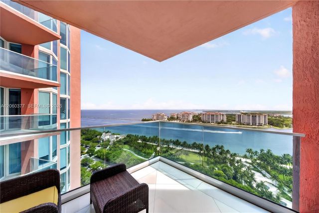 300 S Pointe Dr 2104, Miami Beach, FL 33139