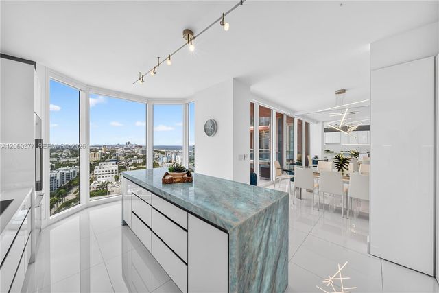 300 S Pointe Dr 2104, Miami Beach, FL 33139