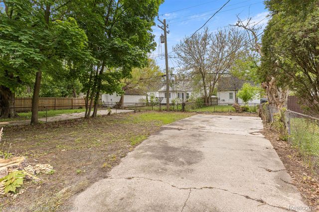 19445 Prevost Street, Detroit, MI 48235