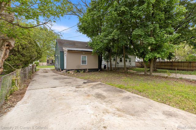 19445 Prevost Street, Detroit, MI 48235