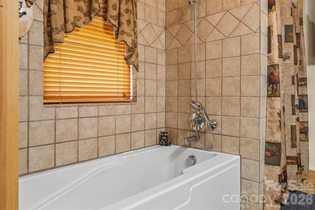 16 Saratoga Drive, Nebo, NC 28761