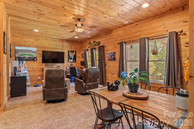 16 Saratoga Drive, Nebo, NC 28761