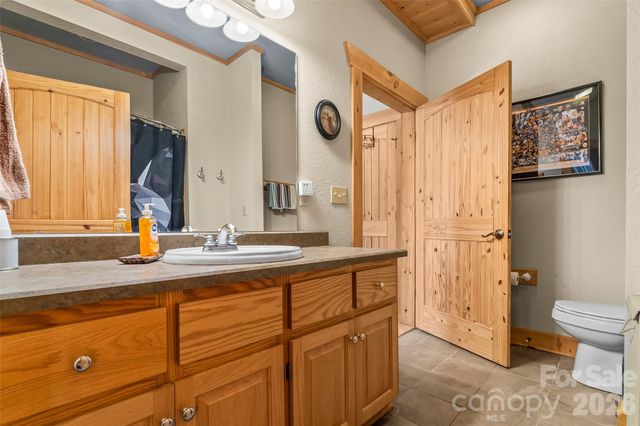 16 Saratoga Drive, Nebo, NC 28761