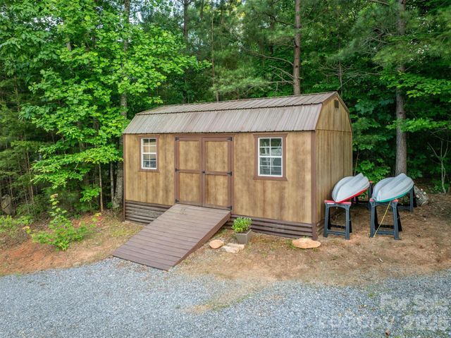 16 Saratoga Drive, Nebo, NC 28761
