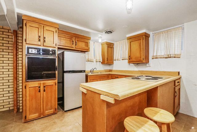 1728 Fairchild, Manhattan, KS 66502
