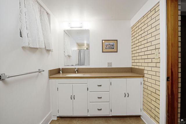 1728 Fairchild, Manhattan, KS 66502