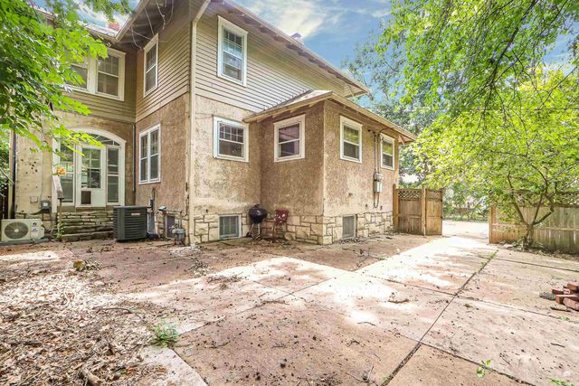 1728 Fairchild, Manhattan, KS 66502