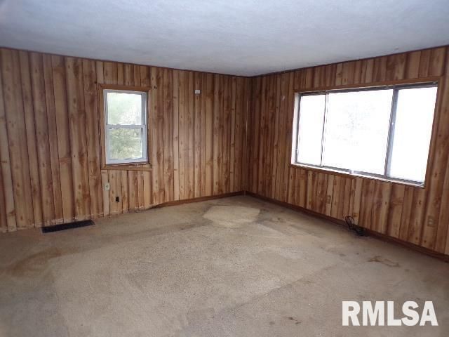 12080 100TH Avenue, Davenport, IA 52804