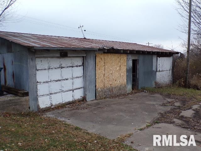 12080 100TH Avenue, Davenport, IA 52804