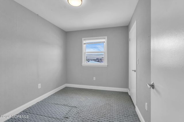 44 Green Island Road, Toms River, NJ 08753