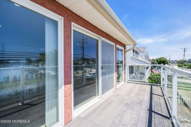 44 Green Island Road, Toms River, NJ 08753