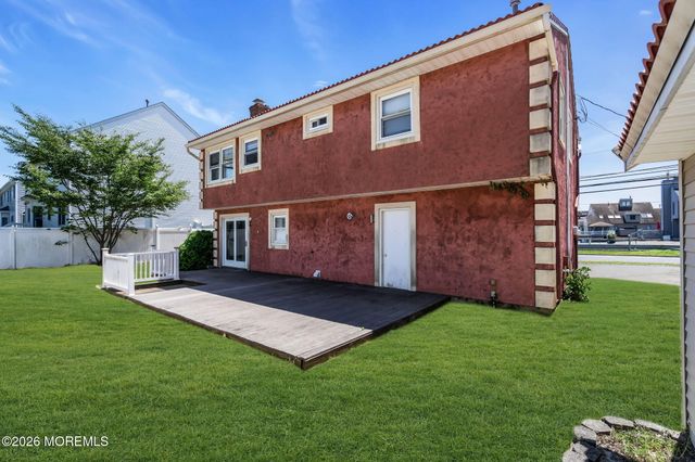 44 Green Island Road, Toms River, NJ 08753