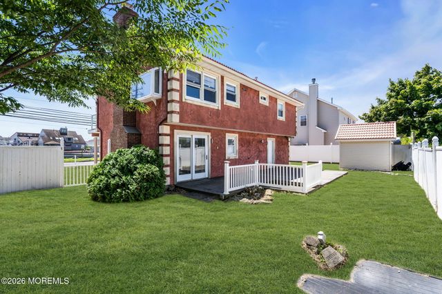 44 Green Island Road, Toms River, NJ 08753